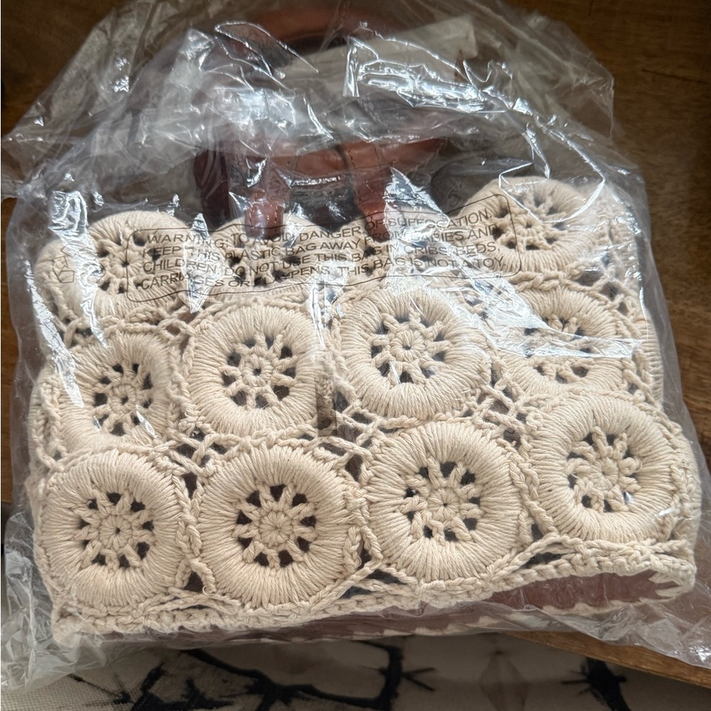 Patricia Nash Crochet Vobbia Small Tote - Picture 4 of 6